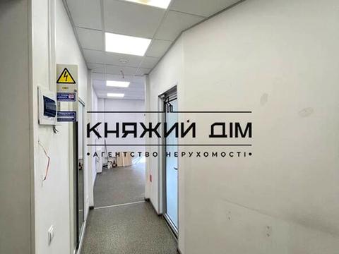 комерційна за адресою Михайла Грушевського вул., 28/2