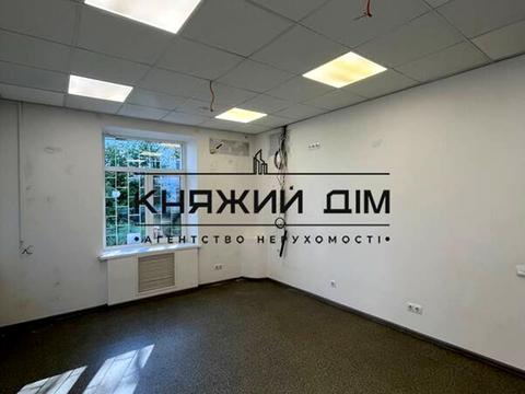 комерційна за адресою Михайла Грушевського вул., 28/2