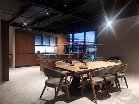 комерційна за адресою Академіка Булаховського вул., 28