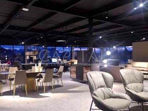 комерційна за адресою Академіка Булаховського вул., 28