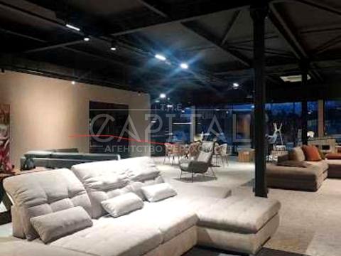 комерційна за адресою Академіка Булаховського вул., 28