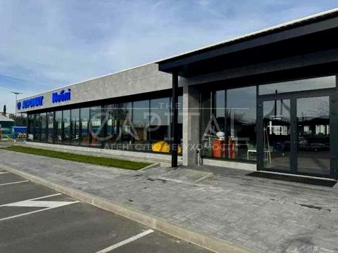 комерційна за адресою Академіка Булаховського вул., 28