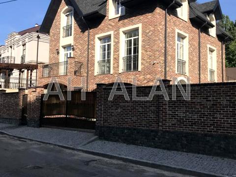 будинок за адресою Павла Загребельного вул. (Миколи Раєвського)