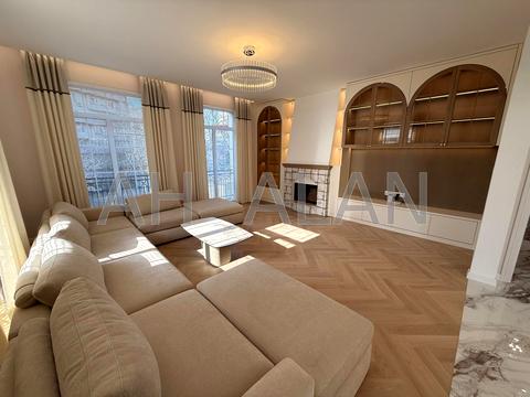 будинок за адресою Павла Загребельного вул. (Миколи Раєвського)