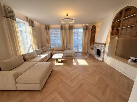 будинок за адресою Павла Загребельного вул. (Миколи Раєвського)