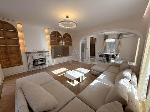 будинок за адресою Павла Загребельного вул. (Миколи Раєвського)