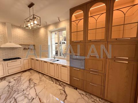 будинок за адресою Павла Загребельного вул. (Миколи Раєвського)