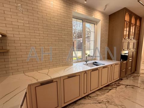 будинок за адресою Павла Загребельного вул. (Миколи Раєвського)