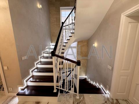 будинок за адресою Павла Загребельного вул. (Миколи Раєвського)