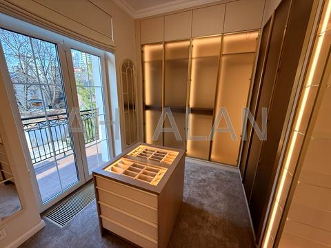 будинок за адресою Павла Загребельного вул. (Миколи Раєвського)