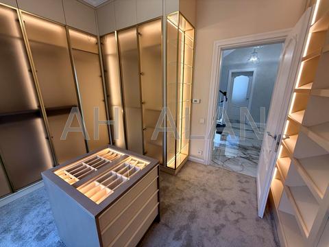 будинок за адресою Павла Загребельного вул. (Миколи Раєвського)