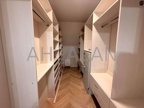 будинок за адресою Павла Загребельного вул. (Миколи Раєвського)