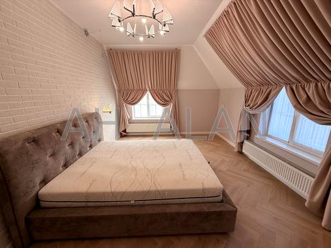 будинок за адресою Павла Загребельного вул. (Миколи Раєвського)