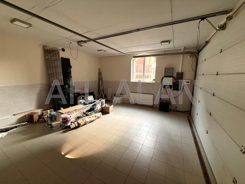 будинок за адресою Павла Загребельного вул. (Миколи Раєвського)