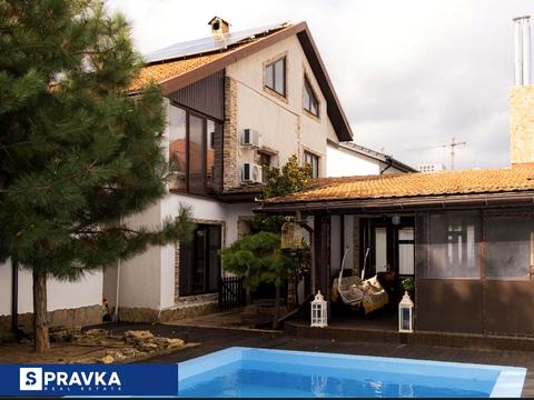 будинок за адресою Рожева вул.