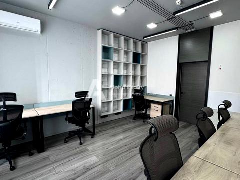 комерційна за адресою Саксаганського вул., 37-К