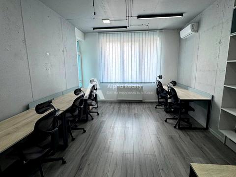 комерційна за адресою Саксаганського вул., 37-К