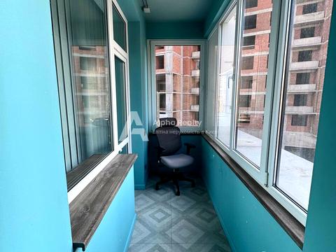 комерційна за адресою Саксаганського вул., 37-К