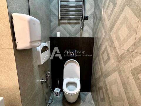 комерційна за адресою Саксаганського вул., 37-К