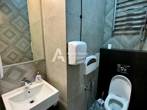 комерційна за адресою Саксаганського вул., 37-К