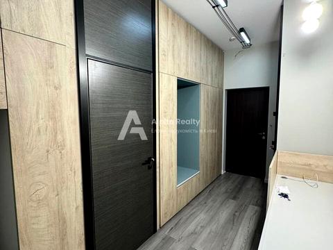 комерційна за адресою Саксаганського вул., 37-К