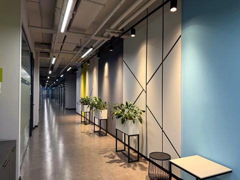 комерційна за адресою Сім'ї Прахових вул. (Гайдара), 58/10