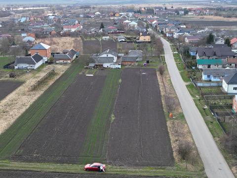 участок по адресу Центральна