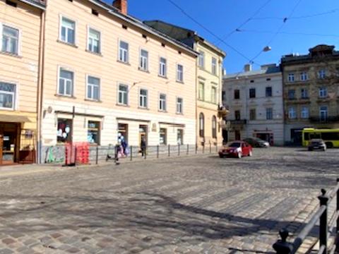 комерційна за адресою Соборна пл., 2