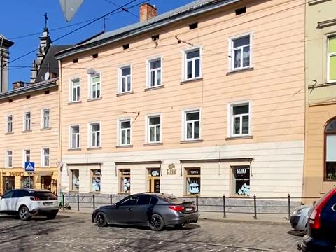 комерційна за адресою Соборна пл., 2