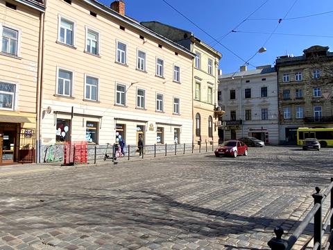 комерційна за адресою Соборна пл., 2