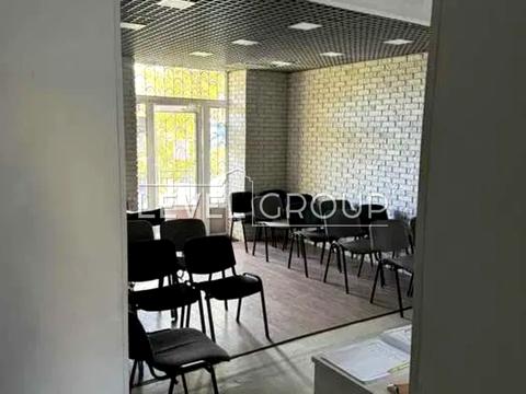 комерційна за адресою Голосіївський просп. (40-річчя Жовтня), 106/2