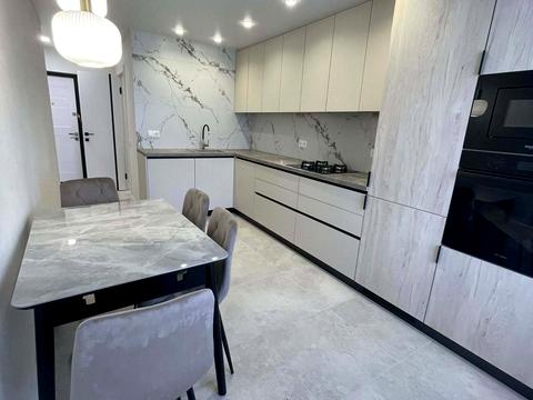 квартира за адресою Білогірська вул., 12