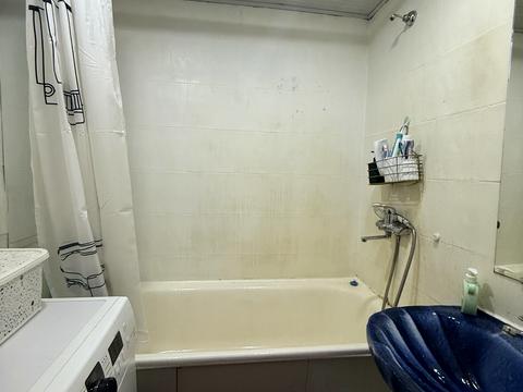 квартира за адресою Героїв Крут бульв. (Героїв Сталінграду), 4