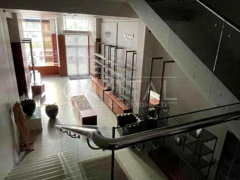 комерційна за адресою Лесі Українки бульв., 7-Б