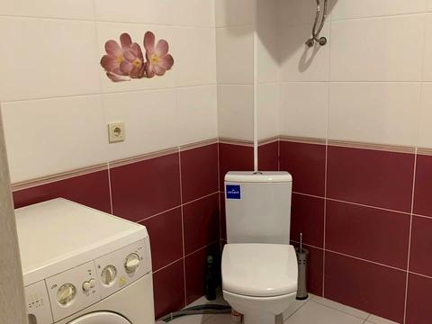 квартира за адресою Радісна вул., 21