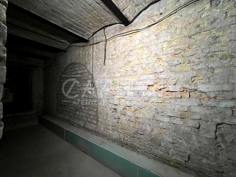 комерційна за адресою Ярославська вул., 5/2