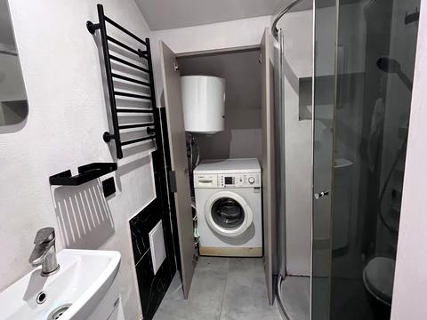 квартира за адресою Івана Верхратського вул., 4