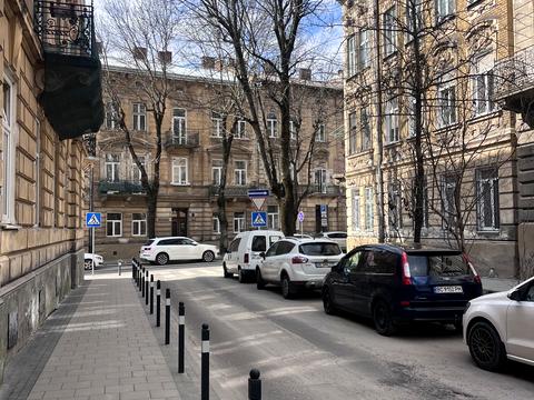 квартира за адресою Івана Верхратського вул., 4