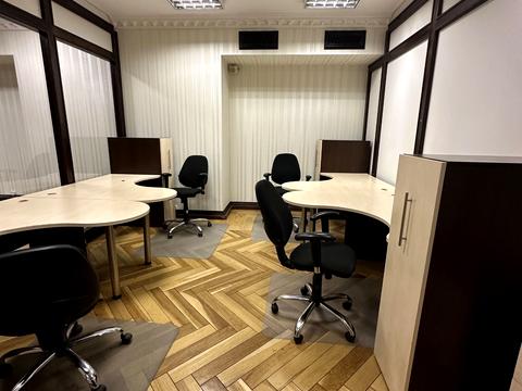 комерційна за адресою Жилянська вул., 72