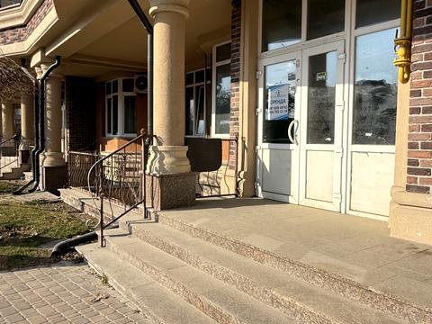 комерційна за адресою Боголюбова вул., 38