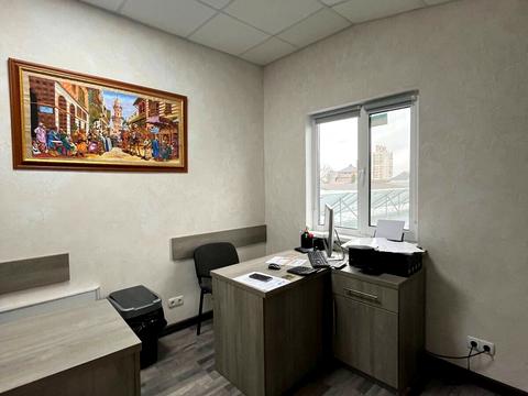 коммерческая по адресу Независимости просп. (Леваневського), 53