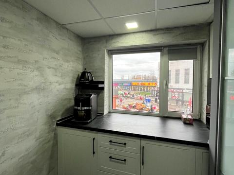 коммерческая по адресу Независимости просп. (Леваневського), 53