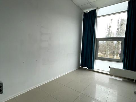 комерційна за адресою Валентинівська вул. (Блюхера), 23е