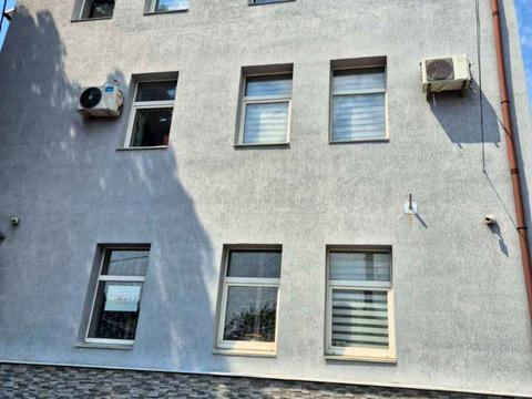 комерційна за адресою Росьова вул., 3