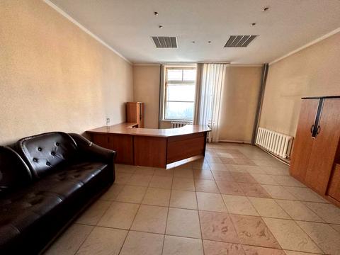 комерційна за адресою Партизанська вул., 25