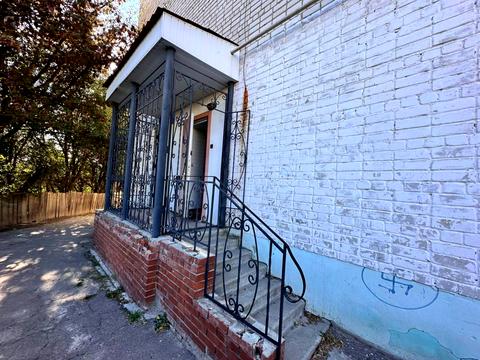 комерційна за адресою Партизанська вул., 25