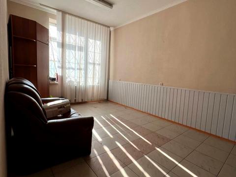 комерційна за адресою Партизанська вул., 25