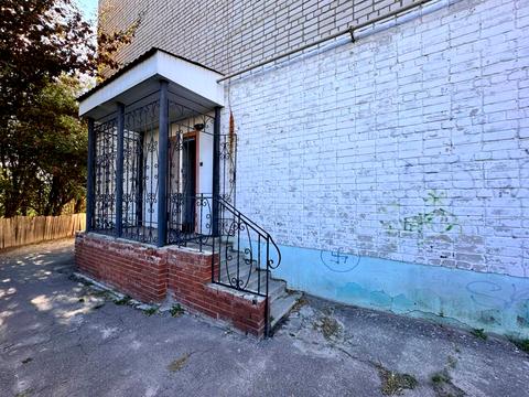 комерційна за адресою Партизанська вул., 25