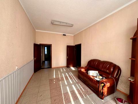 комерційна за адресою Партизанська вул., 25