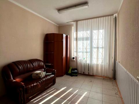 комерційна за адресою Партизанська вул., 25